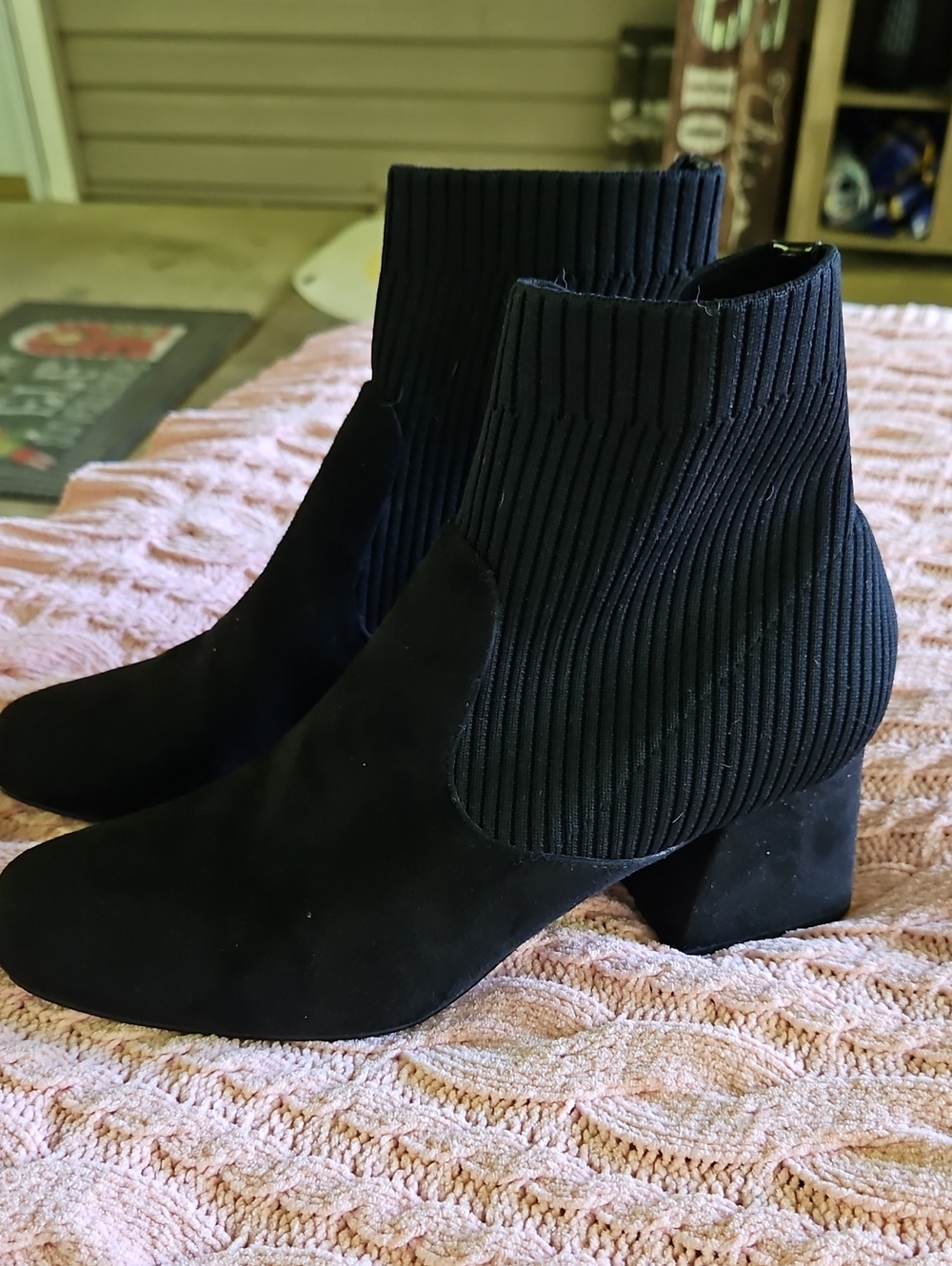 Steve Madden Black Ribbed Sock Ankle Booties 8.5M